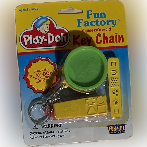VTG 1998 HASBRO GREEN PLAY DOH FUN  FACTORY KEYCHAIN MINIATURE SHAPE MAKER TOY - Picture 3 of 4